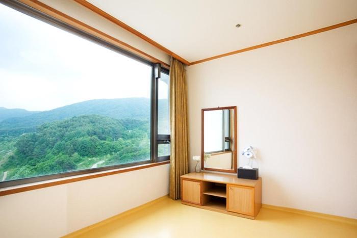 Wellihilli Park Resort Hoengseong Exterior photo