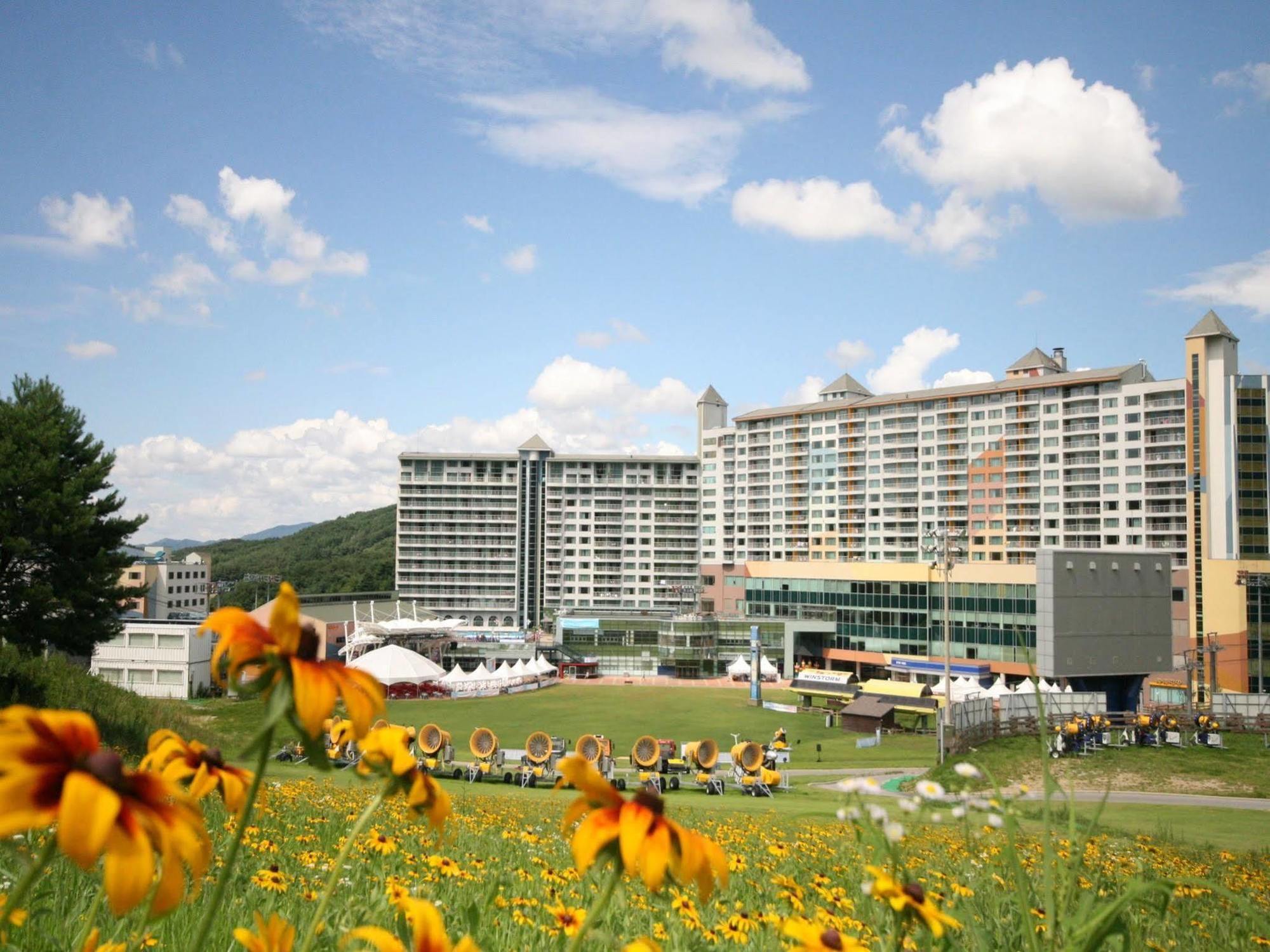 Wellihilli Park Resort Hoengseong Exterior photo