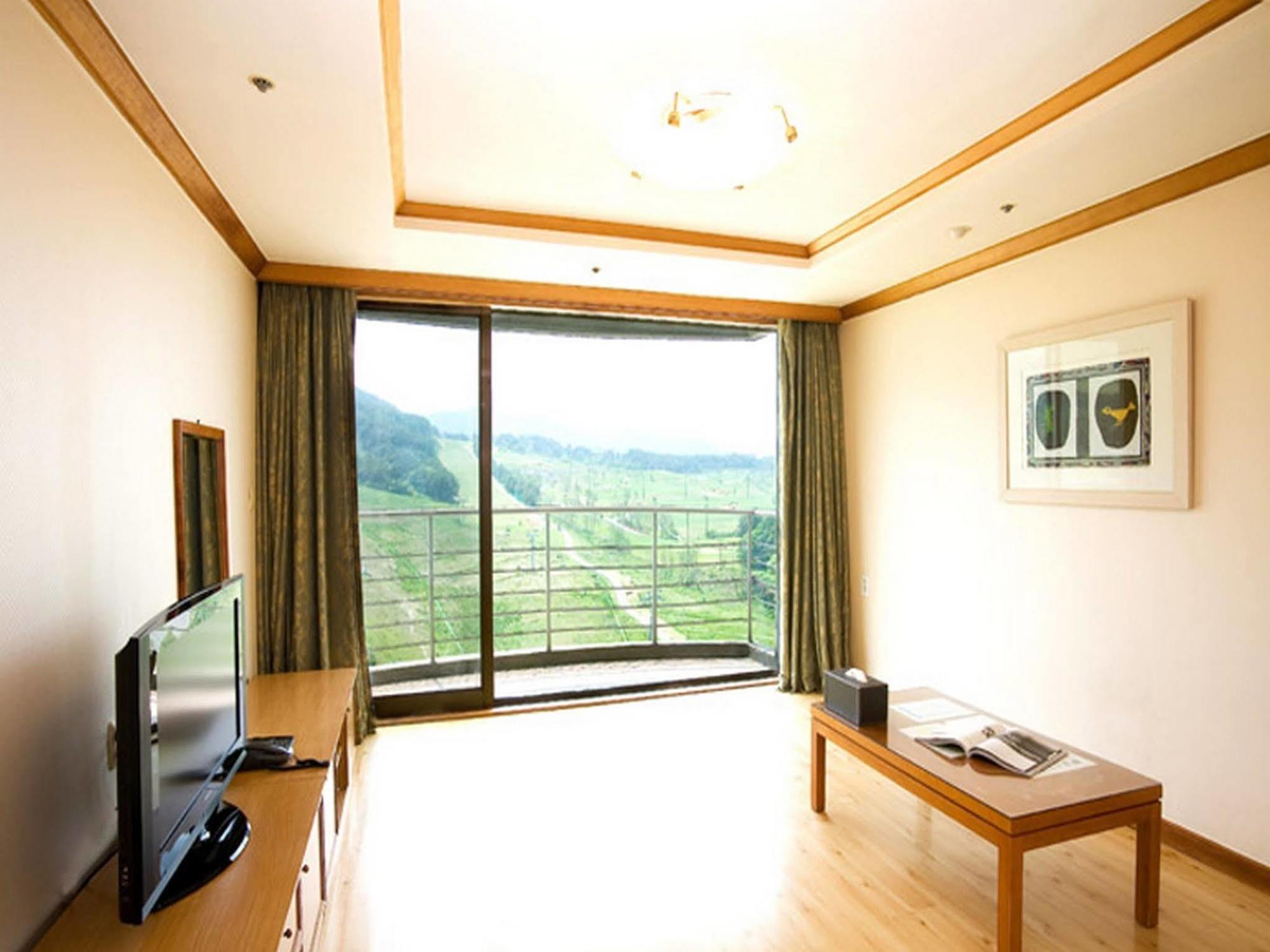 Wellihilli Park Resort Hoengseong Exterior photo